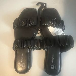Black size 7 sandals